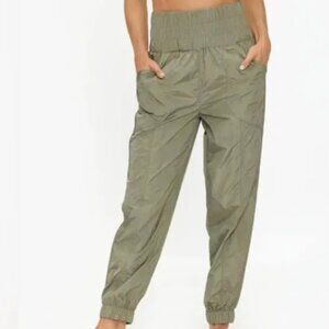 FP Movement Free People The Way Home Joggers Green Herbalicious Women's size S